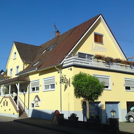 Landgasthaus Loewen Mit Gaestehaus Holzhausen  Εξωτερικό φωτογραφία